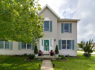 901 E Shelbourne Dr, Normal, IL 61761