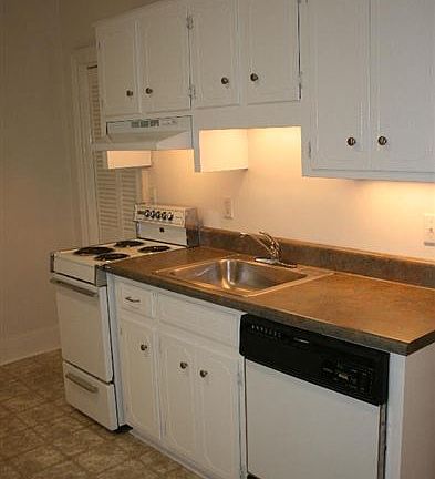 234 Broad A Kitchen 2