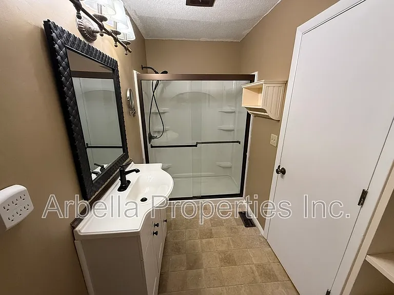 2708 Granbrook Dr — Photo 9