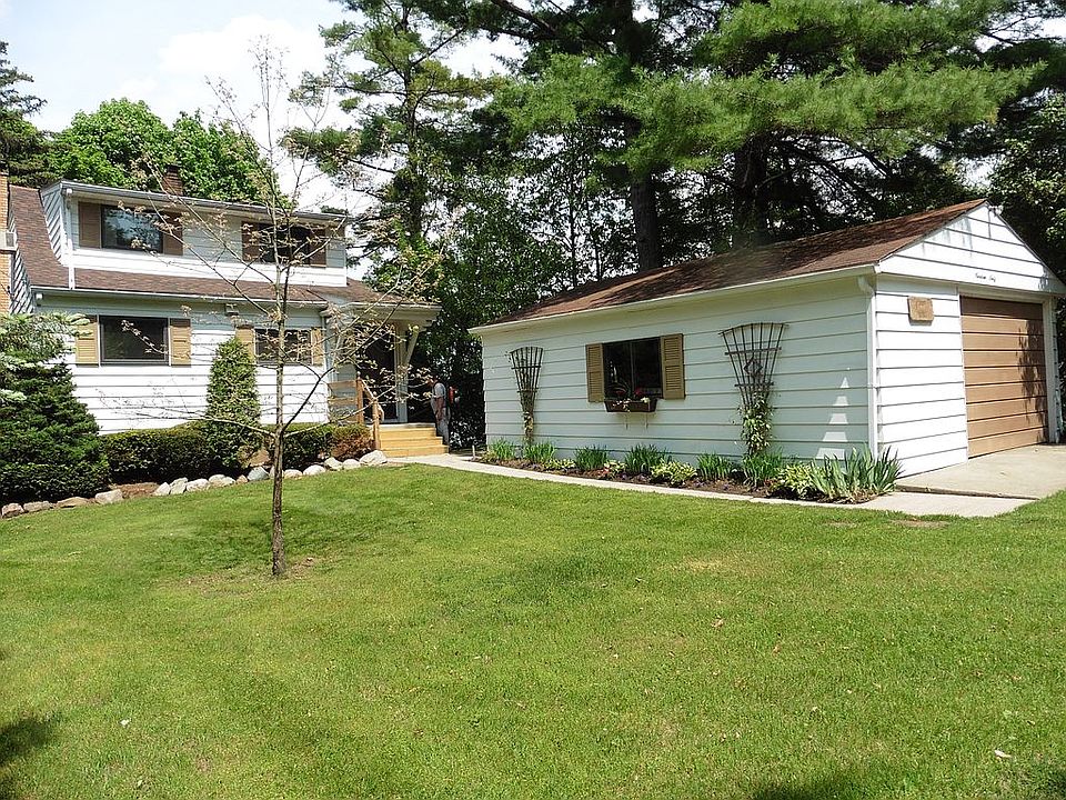 1st image of 1960 Lakesview Blvd