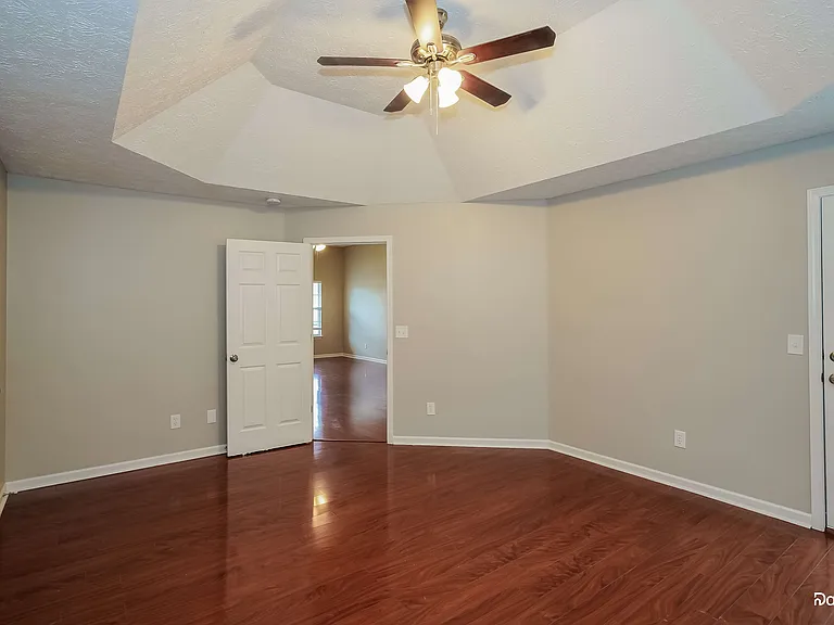 604 Monticello Ct — Photo 8