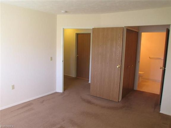 5th image of 10391 Glenway Dr APT 108