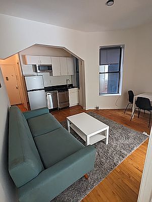 1st image of 627 E 9th St #1A