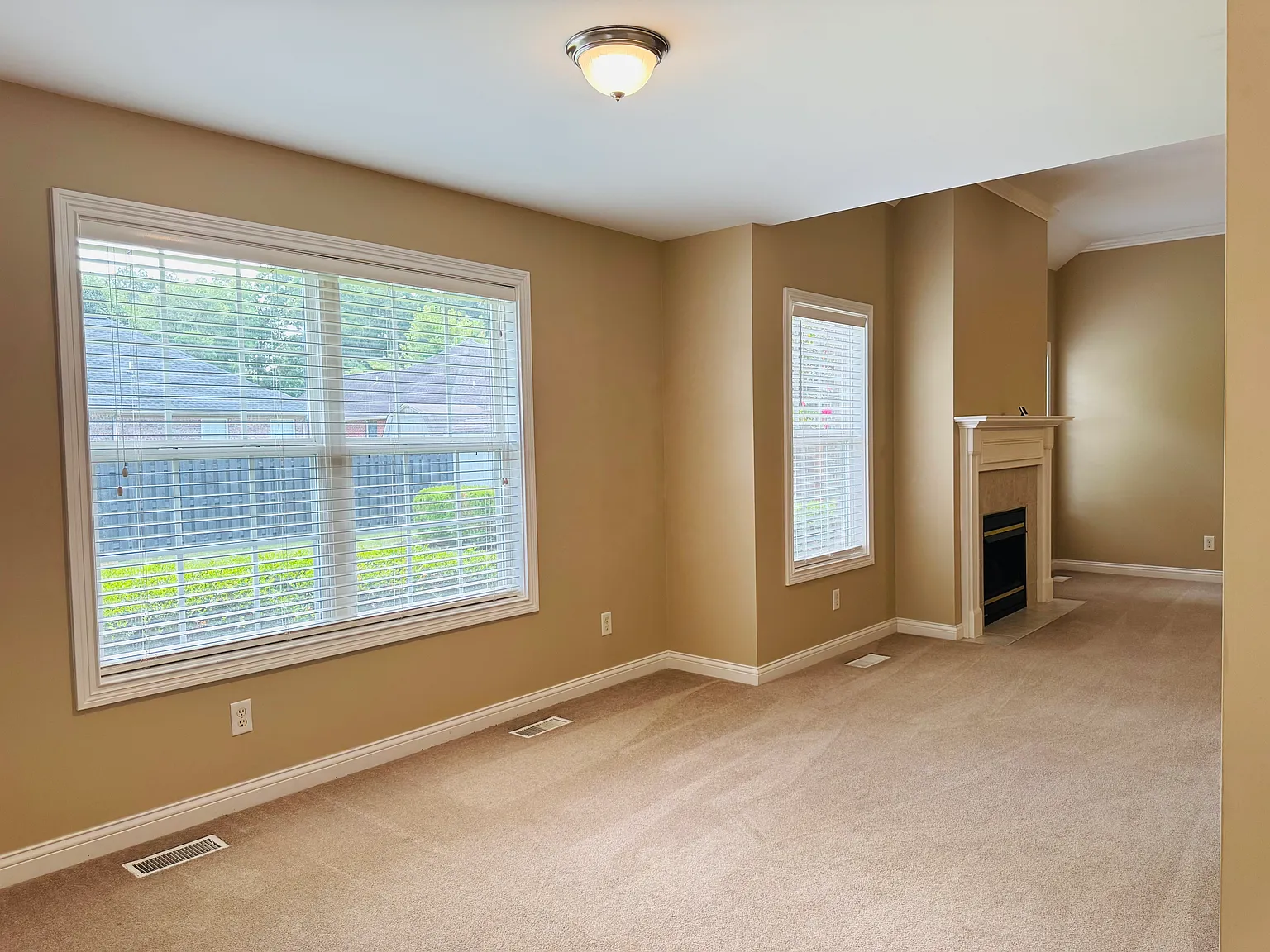 3 bed, 1741 sqft, $2,100 — Photo 4