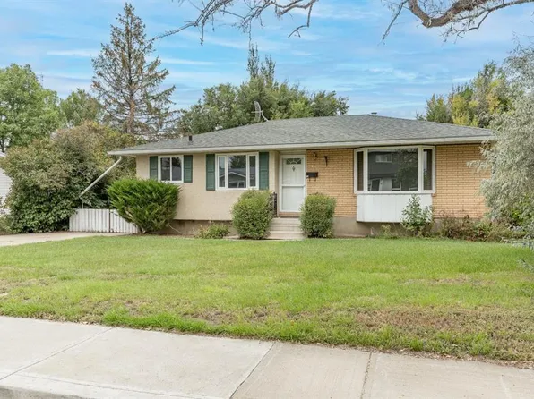 418 S 3rd Ave E, Bow Island, AB T0K 0G0