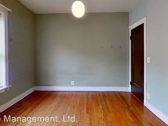 4th image of 1950 W Belle Plaine Ave #3