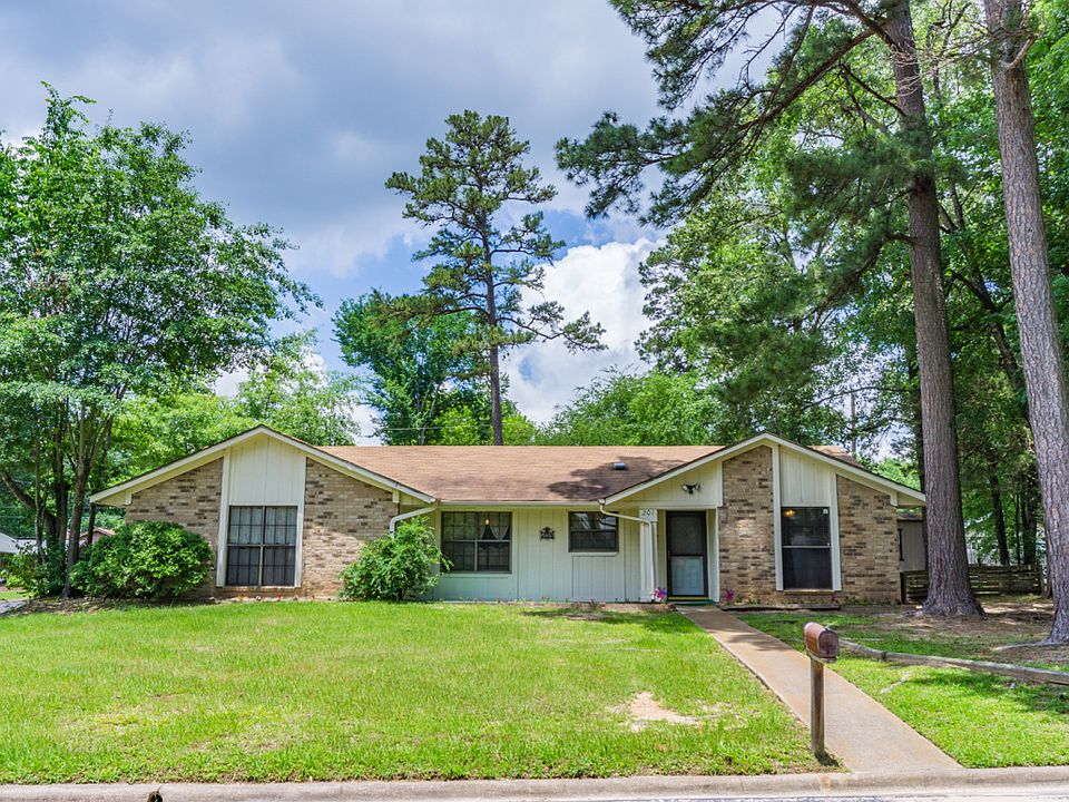 1st image of 201 Pin Oak Dr