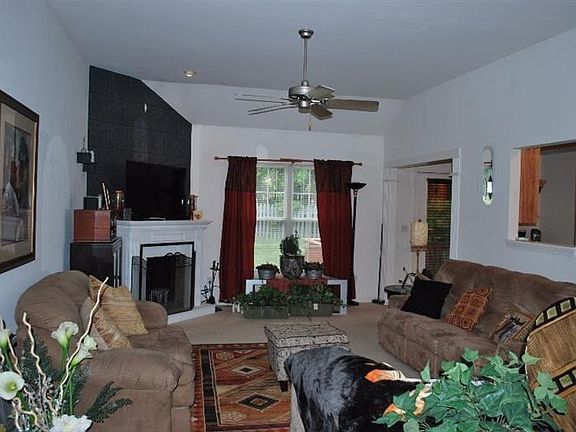 2nd image of 581 Forest Hill Dr