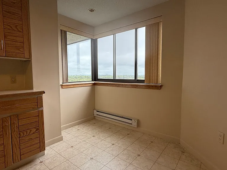 198 Burkhall St #505 — Photo 15