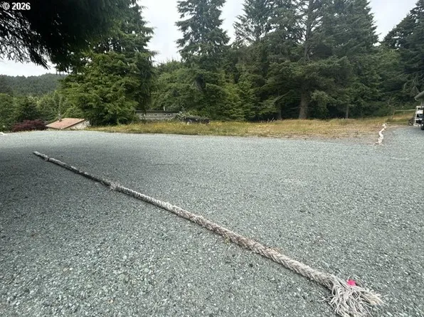 S Island St, Rockaway Beach, OR 97136