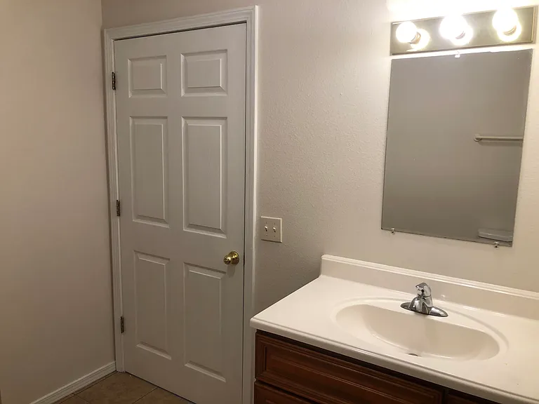 815 N Storer Ave #1 — Photo 7