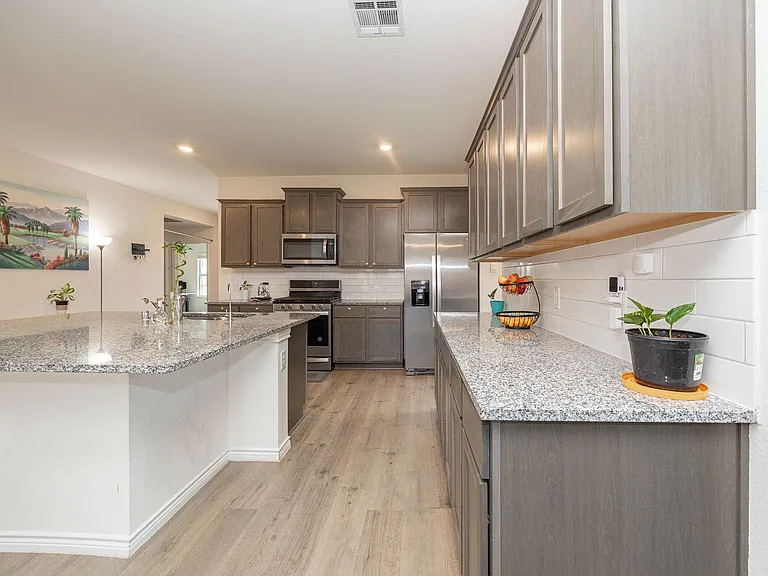 1205 Colonial Bluff Ln — Photo 26