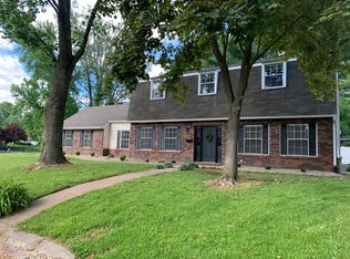 12 W Lakeshore Ct, O'Fallon, IL 62269