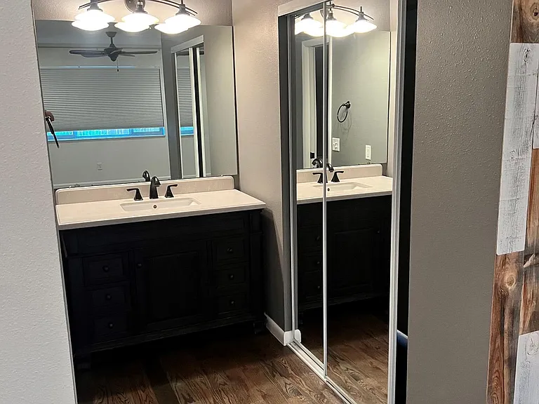 Master bedroom/bath