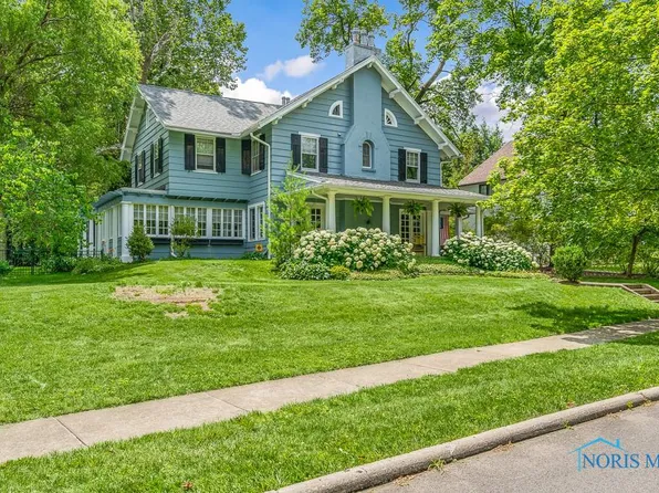 74 Canterbury Ct, Toledo, OH 43606