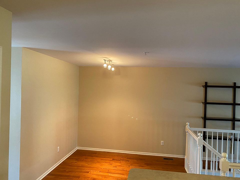 Kitchen nook/dining area