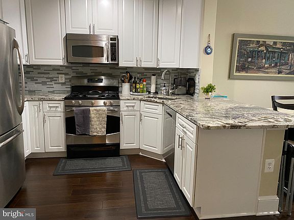 3rd image of 4490 Market Commons Dr Unit 211