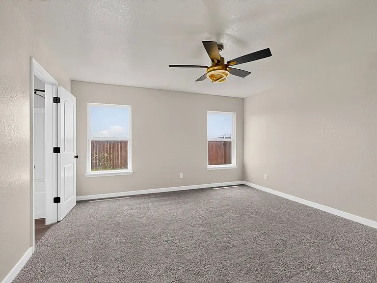 15018 Silver Tree Cv — Photo 37