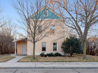 215 W 1st St, Chaska, MN 55318