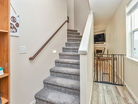 3rd image of 12406 NE 70th Cir