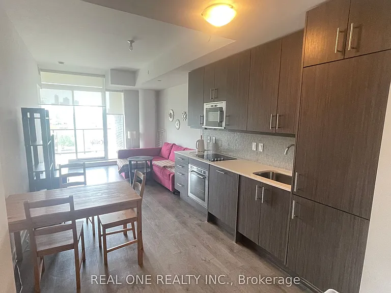 297 College St #710 — Photo 18