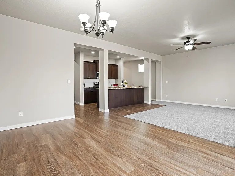2810 E Clarene Dr — Photo 8