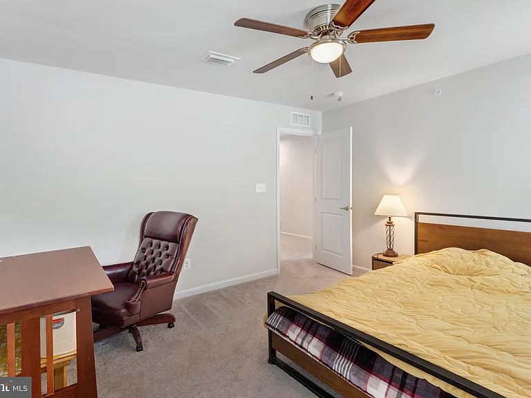 11241 Wheeler Ridge Dr — Photo 36