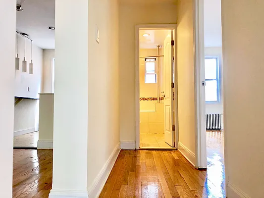 Rented by Premier Metro Realty Corp | media 67