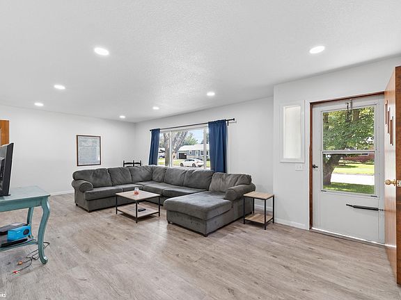 5th image of 1240 Maben Ave