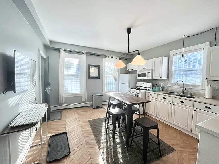 2 Gore St #1 — Photo 3