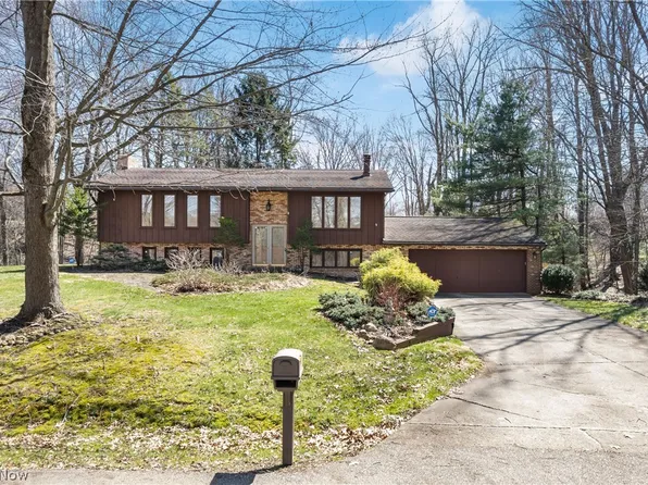 3586 Leafland St NW, Uniontown, OH 44685