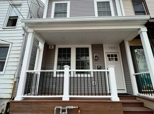 709 W Race St, Pottsville, PA 17901