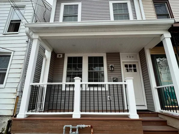 709 W Race St, Pottsville, PA 17901