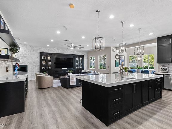4th image of 1864 Woodhaven Dr