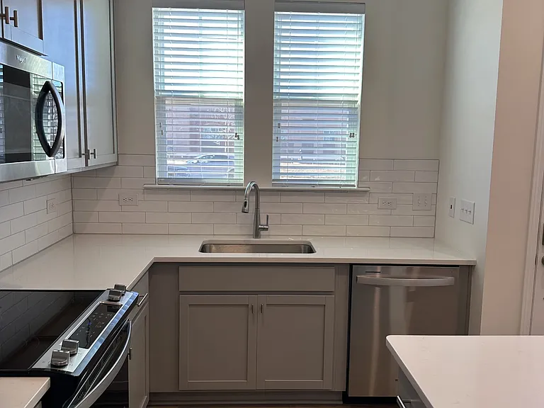1027 S Point Rd #1 — Photo 4