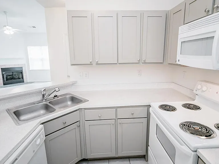 4428 Cinnabar Ct #2B — Photo 7