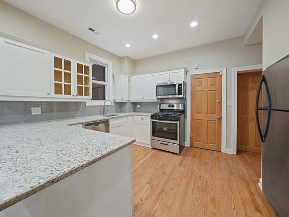 5th image of 1548 N Honore St