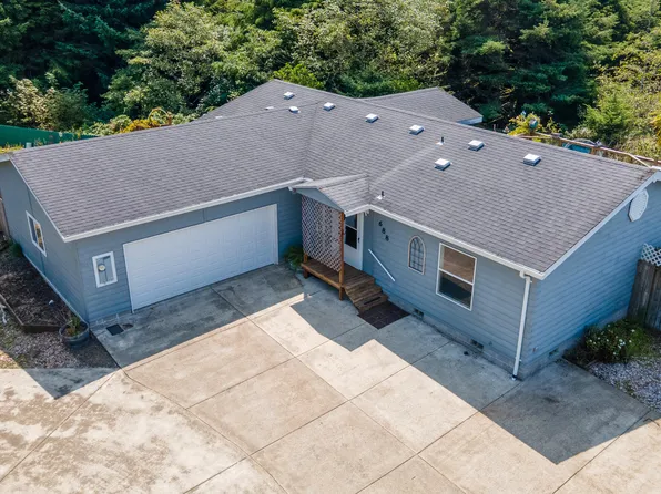 688 NE 54th St, Newport, OR 97365
