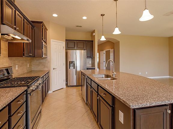 4th image of 672 CORDOBA DRIVE