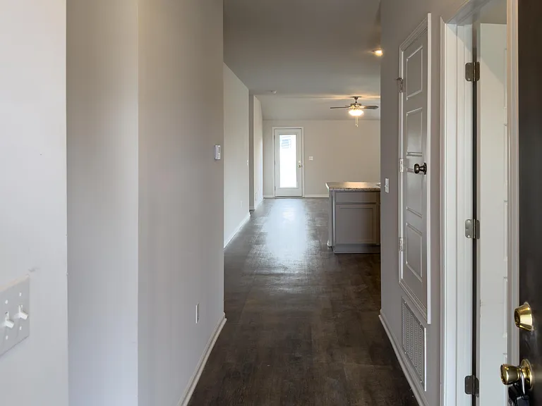 622 N Pecan St — Photo 6