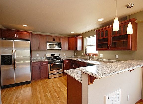 3rd image of 11014 A Greenwood Ave N