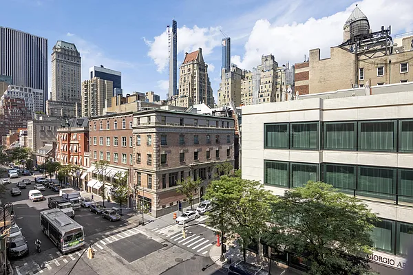 Sold by HomeDax Real Estate | media 5