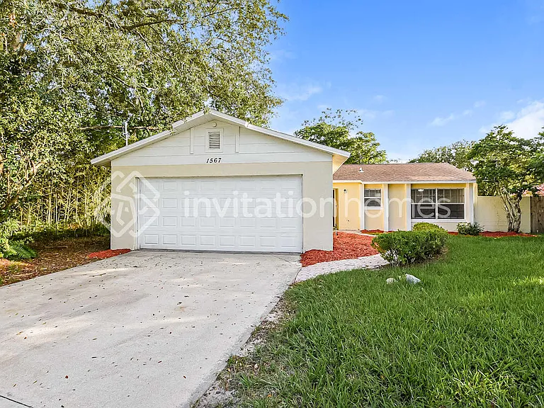 1567 Naples Cir — Photo 1