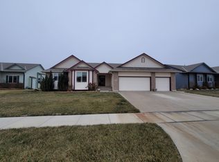 2105 S Cranbrook St, Wichita, KS 67207