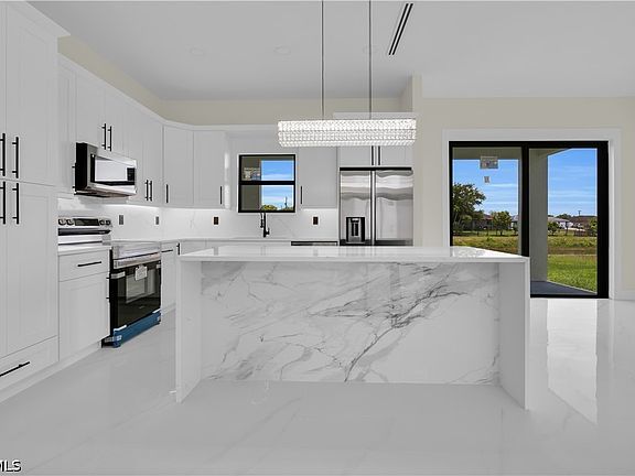2nd image of 537 Paloma Ave