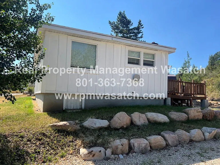 1388 Country Ln — Photo 8