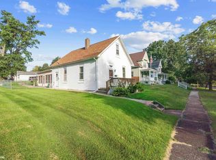 1013 S 5th St, Burlington, IA 52601
