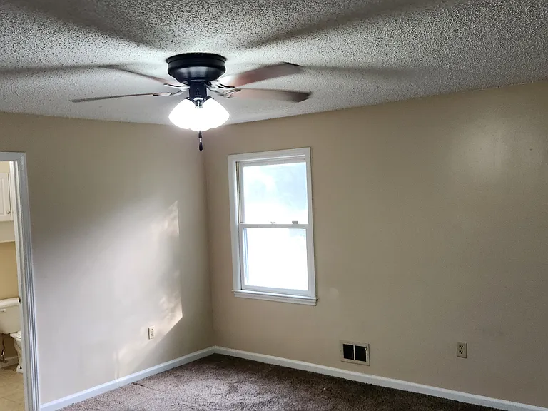 903 Dogwood Ave — Photo 6