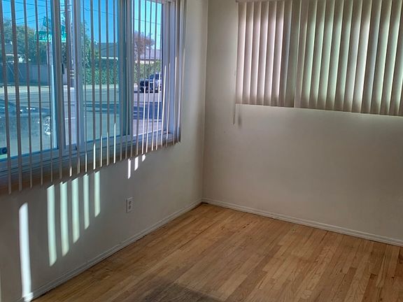 4th image of 4501 Penny Ave