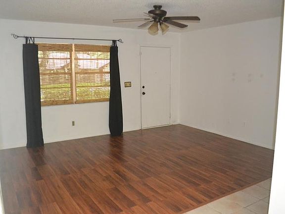 3rd image of 4213 Lakewood Dr